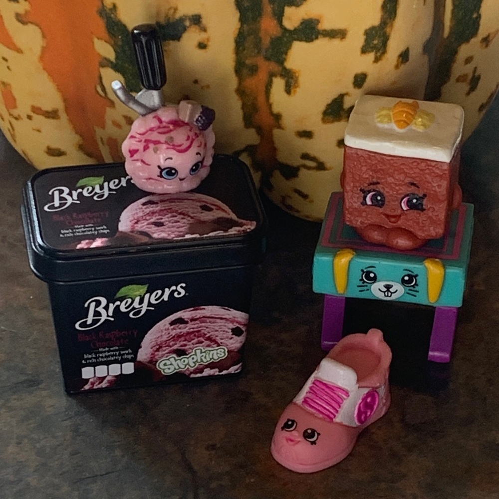 Lot of four shopkins